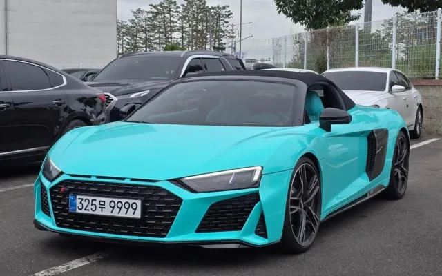수원자동차매매직거래 R8 (4S) 5.2 V10 퍼포먼스 스파이더 매물 사진 15 - 2022/04 25,941km