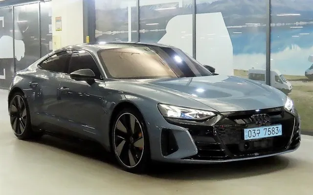 수원자동차매매직거래 e-트론 GT GT 콰트로 프리미엄 매물 사진 15 - 2022/03 30,047km